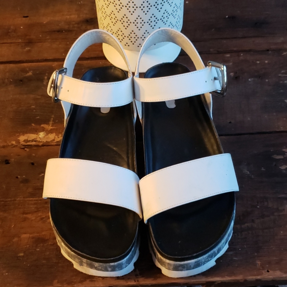 Funky Sandals - Picture 2 of 4